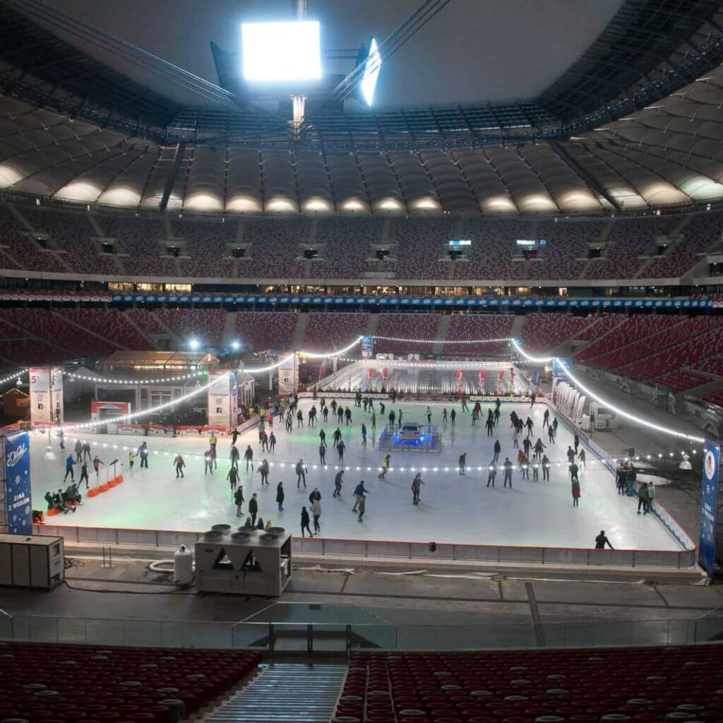 Girlanda LED E27 oświetlająca lodowisko na stadionie narodowym w warszawie